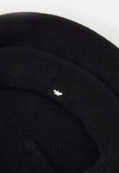 Svago - Beanie - Nero -The LBD Shop b908f2a1bca04a909f378aed2517c092