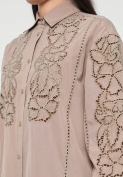 ELMI - Button-down Blouse - Marrone Chiaro -The LBD Shop c125c694538a4362873281b8f851efdd