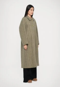 UGOLA - Classic Coat - Verde -The LBD Shop c4515263e594403a92277f5c06d24f27