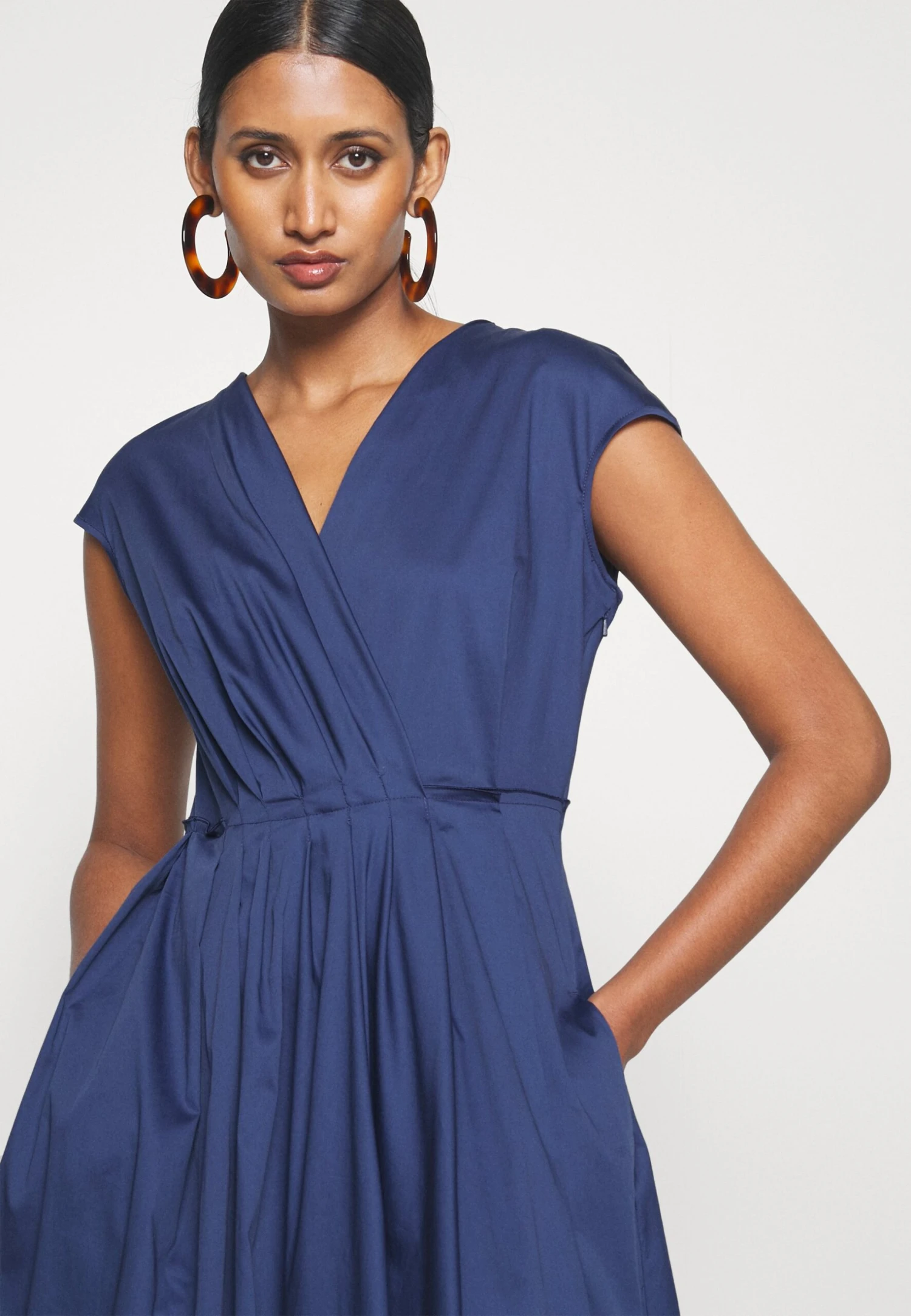 Vertice - Day Dress 4 Vertice - Day Dress - Image 4