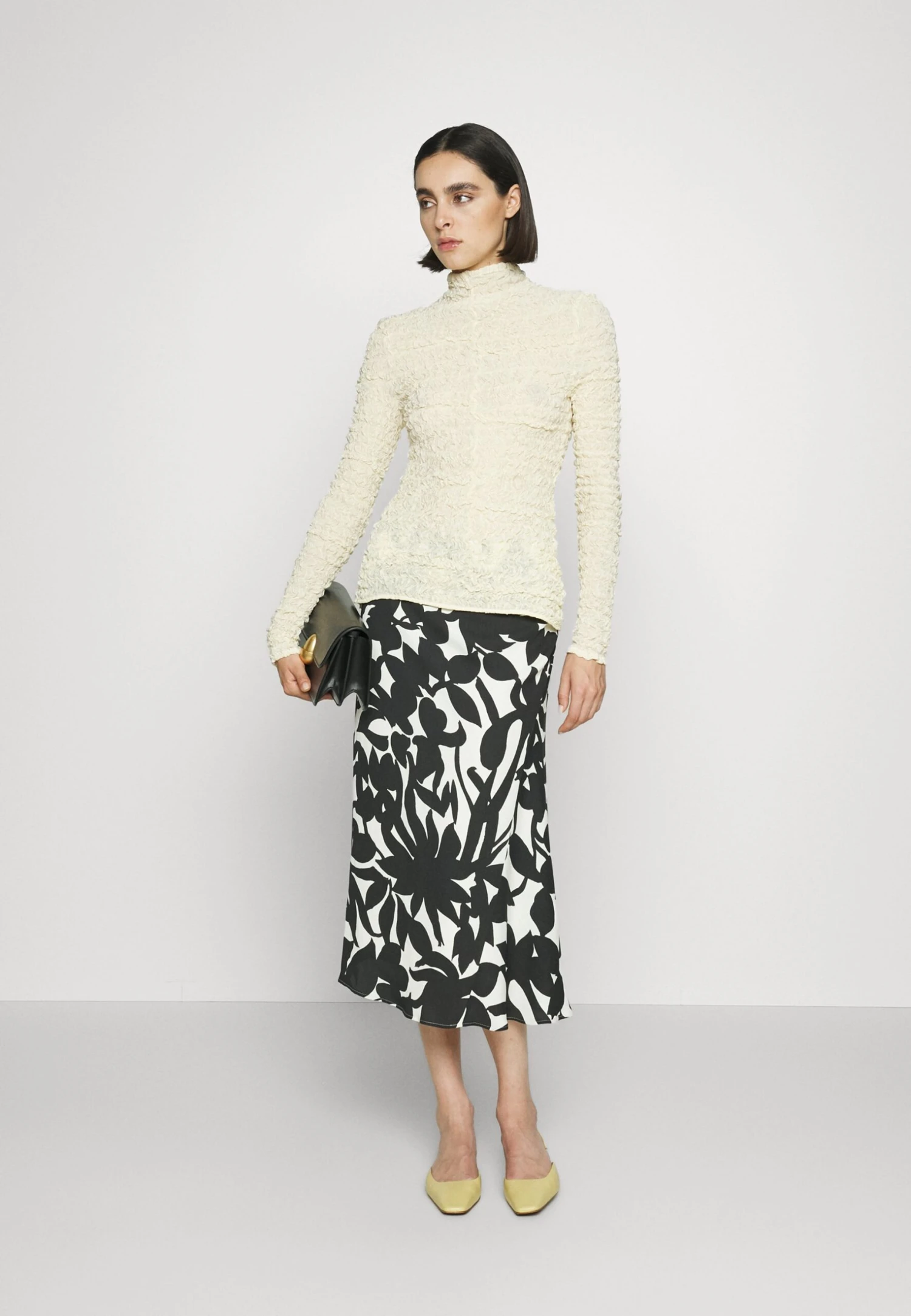 Augusta - Pencil Skirt - Nero 2 Augusta - Pencil Skirt - Nero - Image 2