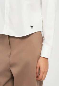 NUORO - Button-down Blouse - Bianco -The LBD Shop d359192f858345fda93da4fe9d25adc3