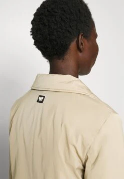 Sacco - Light Jacket - Argilla -The LBD Shop d3bb319a29ee450d94deb27b6a2dd3af