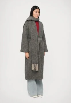 ZENICA - Classic Coat - Nero -The LBD Shop d49589d9c28a41a390af6d7aaddb3172