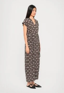 ARIZONA - Jumpsuit - Marrone -The LBD Shop d83024003e4d490b9d32081c1bc757e9