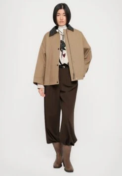 GARENNA - Trousers - Marrone Scuro 11 GARENNA - Trousers - Marrone Scuro -The LBD Shop d8d6e65205ff4574bf2f1d8684de1f54