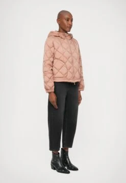 ERIS - Down Jacket - Rosa Antico -The LBD Shop da2a25b19f6449248d5e7fe795ef2332