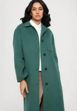 ZENONE - Classic Coat - Verde -The LBD Shop e1b8f5f217ff4481bc9e8bb6838b4234