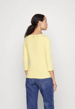 Multia - Long Sleeved Top - Giallo -The LBD Shop e5f285c66d344a02b4ac319b42271104
