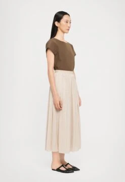 CRAL - A-line Skirt - Beige 10 CRAL - A-line Skirt - Beige -The LBD Shop e6327958d7304e3fb58b9052d458c0fe