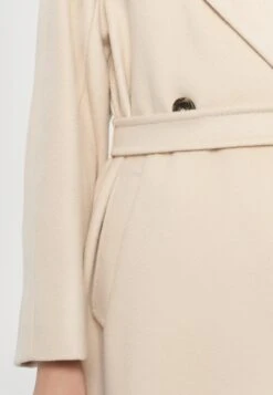 RESINA - Classic Coat - Panna -The LBD Shop e8f2e14da0274b7c820b7395c82d4b17