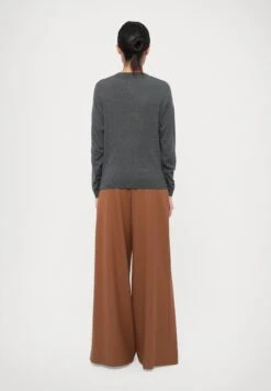 FIOCCHI - Jumper - Antracite 10 FIOCCHI - Jumper - Antracite -The LBD Shop eeb9cdbaa4214f218c1efebc91962d57