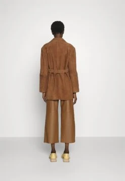 Artu - Short Coat - Cuoio -The LBD Shop f04aa19c27b746729b0c85a32bf7b370