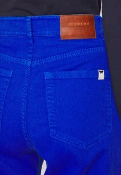 Elam - Straight Leg Jeans - Bluette -The LBD Shop f0d764eec3394074b223b556fae2bba6