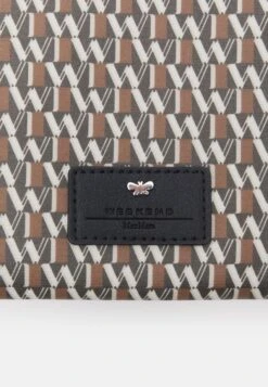 Blasone - Across Body Bag - Nero 9 Blasone - Across Body Bag - Nero -The LBD Shop f3a16b2b3e524ee39e5a3e5a6bd834c2