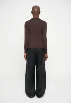 CAPPA - Jumper - Cioccolato -The LBD Shop f66b38c0fd4a423ea0f51f973a0a5e49