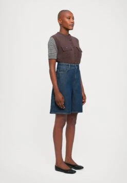 DONNOLA - Denim Shorts - Blu 10 DONNOLA - Denim Shorts - Blu -The LBD Shop f71ccd714783447185baabca1820a40f