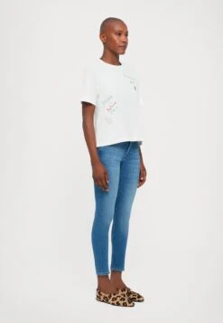 ACLINE - Print T-shirt - Bianco -The LBD Shop fb51fd9e196c452e9e882496d4b3899d