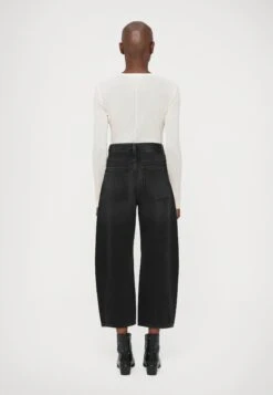 DOUGLAS - Relaxed Fit Jeans - Nero -The LBD Shop fbd6088051cb4929a0253f84290847ac