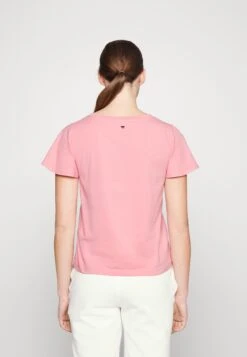 Multie - Basic T-Shirt -The LBD Shop fd9195e686c845fbbf8e578af2e67278